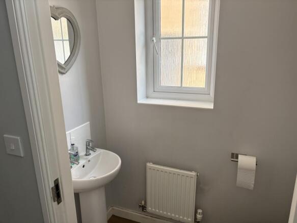 2 bed Semi-Detached for sale Image 8