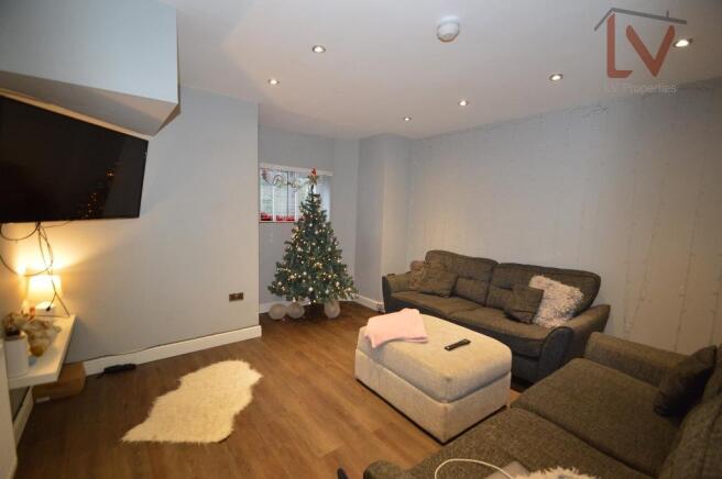 4 bed Terraced to rent Image 4