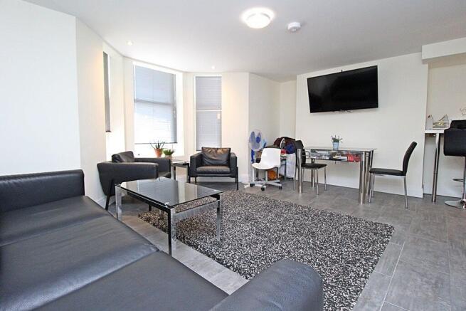 Lounge 1 west grove
