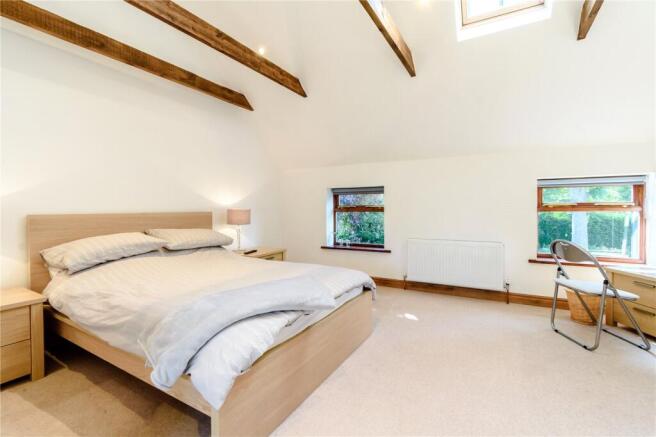 5 bed Detached for sale Image 11