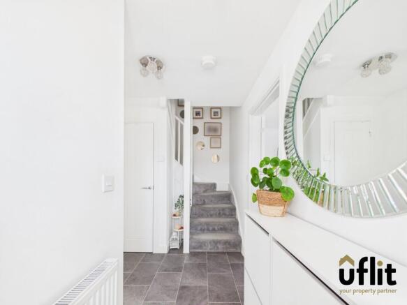 4 bed Town House for sale Image 5