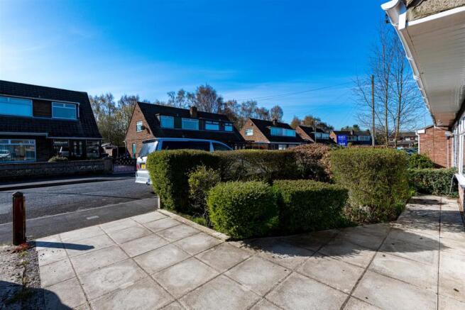 Kendal Drive Front3.jpg