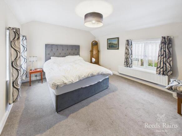 3 bed Link Detached House for sale Image 9