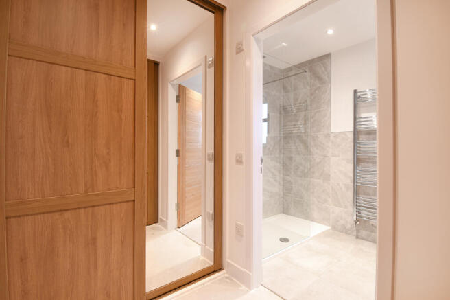Dressing Room to Ensuite