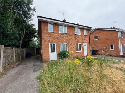 46 Carisbrooke Drive, Stafford, Staffordshire ST17 9JY