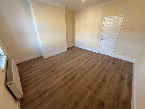 2 bed Terraced to rent Image 11