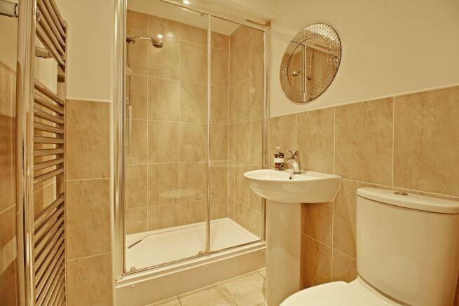 Ensuite to Bed 1