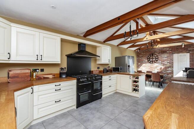 3 Merton Avenue-LR12.jpg