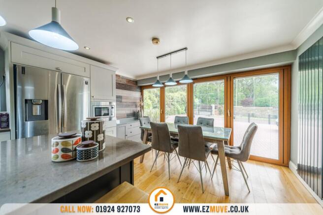 5 bed Detached for sale Image 6