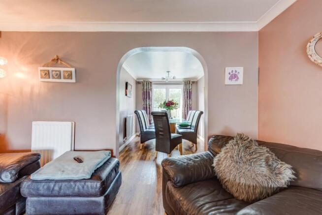 4 bed Detached for sale Image 9