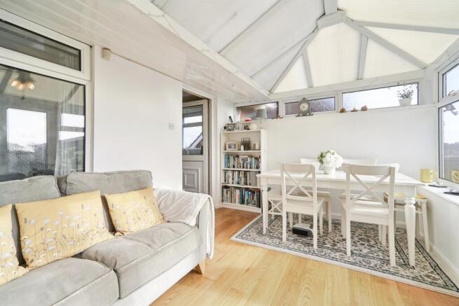 3 bed Semi-Detached for sale Image 8