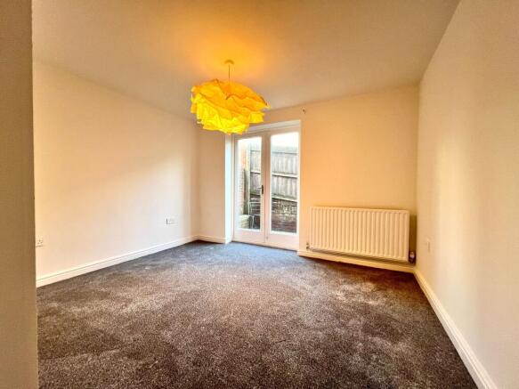 2 bed Ground Flat for sale Image 4