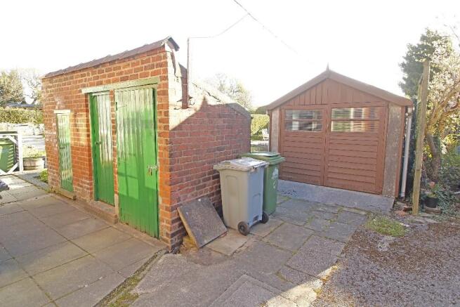 Garage & Outbuilding