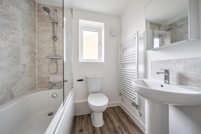 3 bed Semi-Detached to rent Image 10