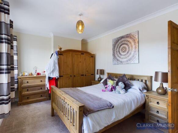 2 bed Semi-Detached to rent Image 7