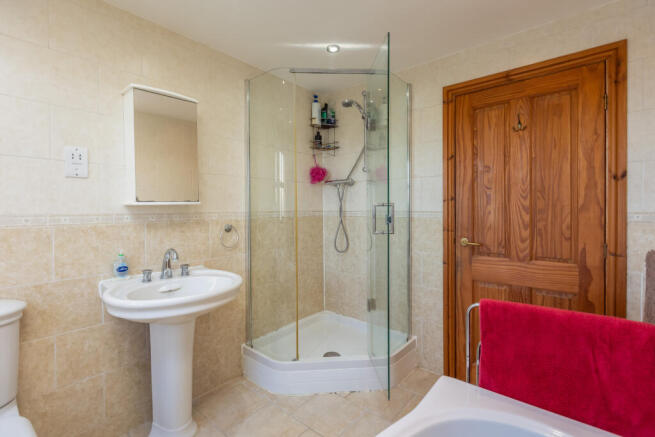 Brooklands House Bathroom-2