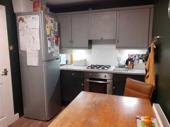 Kitchen 2.jpg