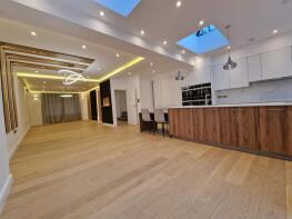 15, Golders Gardens, Golders Green, London NW11 9BP