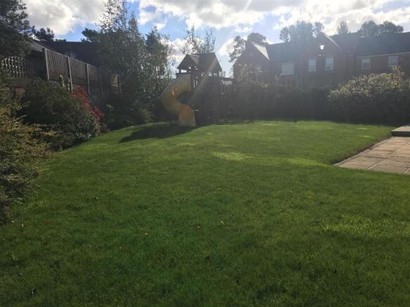 GARDEN 8.jpg