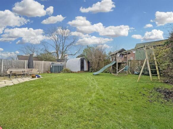 Rear Garden 812