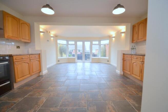 Kitchen / Dining Roo