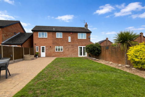 Bromsberrow Way, Meir Park, Stoke-On-Trent, ST3 7UE