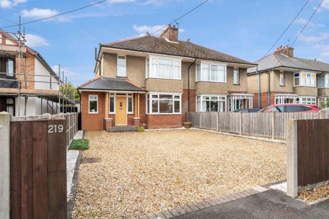 Property Frontage & Driveway