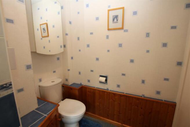 Shower/Cloakroom