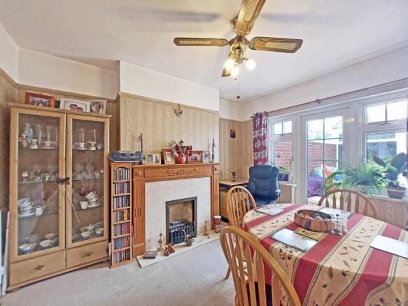 Sandringham Crescent, Harrow photo 4