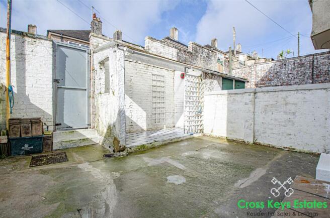 Rear Courtyard Garden
