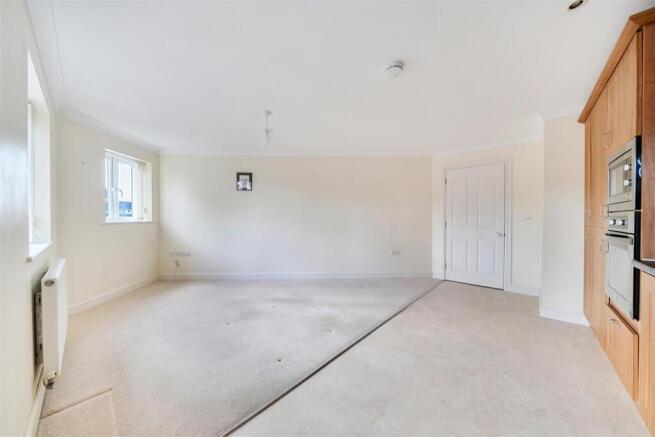 Culvers Road, Keynsham, Bristol – další