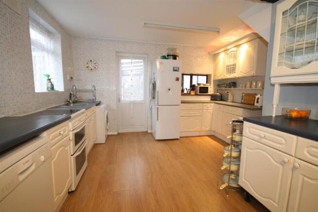 Kitchen.JPG