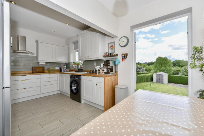4 bed Detached for sale Image 4