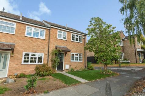 Tiverton Way, Camberley, Surrey, GU16