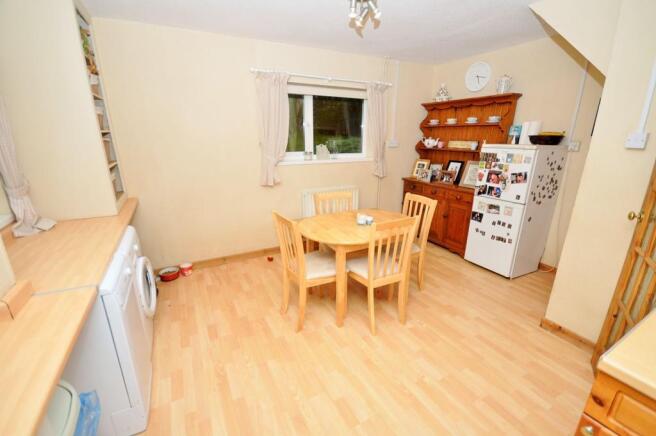 92 Llanmiloe Estate, Pendine SA33 4UF Photo 6