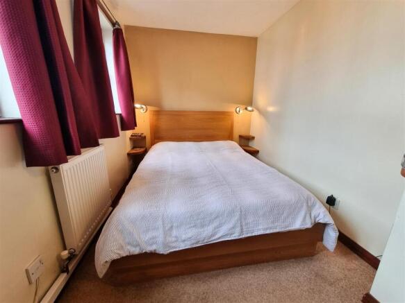 Bedroom 1.jpg