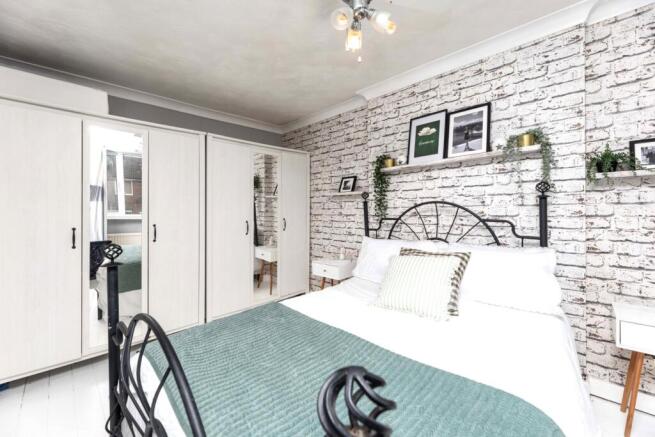 3 bed Semi-Detached for sale Image 12