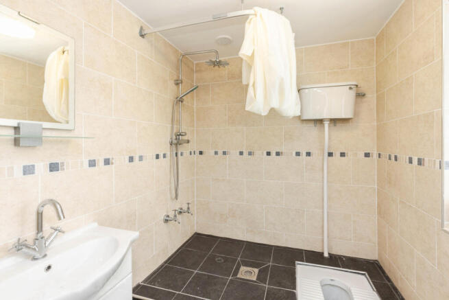 8 bed Semi-Detached for sale Image 9