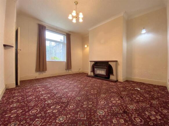 Bramleys Estate Agents - South Street - Paddock (2