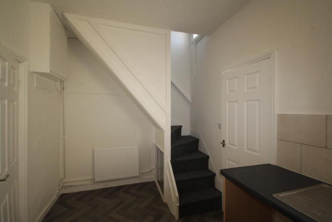 2 bed End of Terrace to rent Image 5