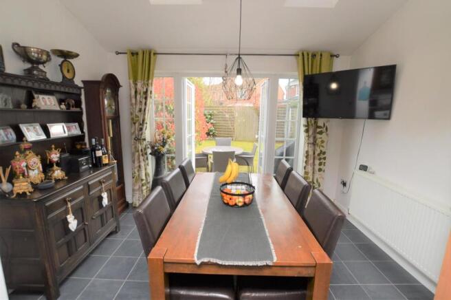 Open plan kitchen/diner