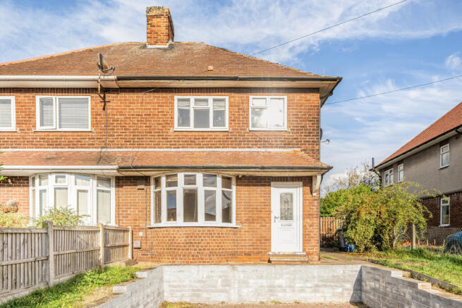 3-bed semi-detached on Princess Avenue, Mansfield, NG20 0, £155,000