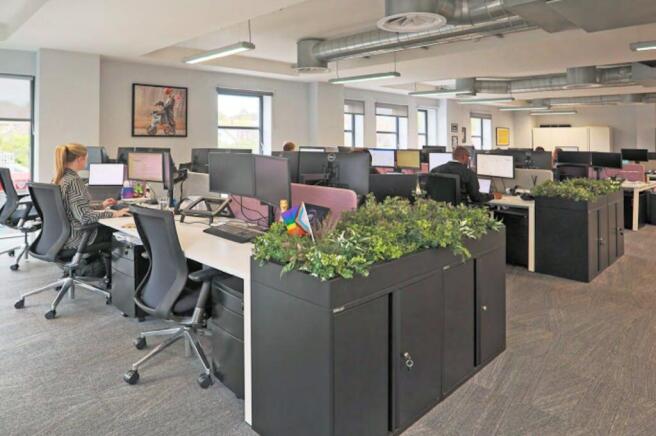 Fitted Floor  Central House .png