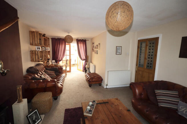 Sitting / dining room