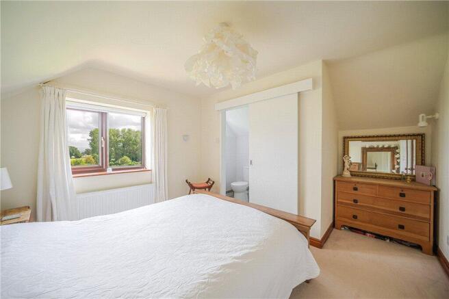 4 bed Detached for sale Image 10