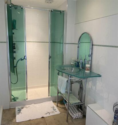 Shower to the downstairs WC (Vendor photo)