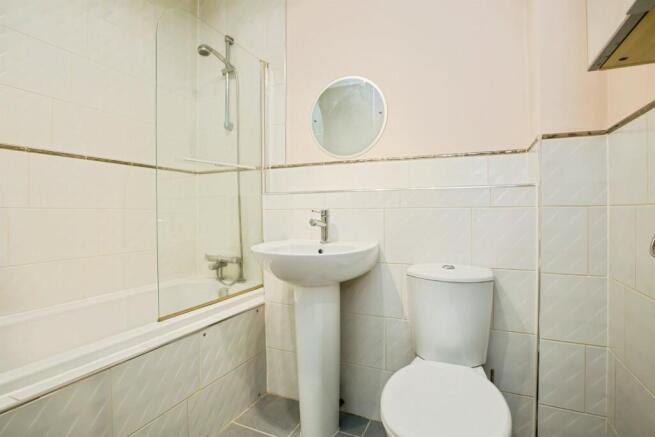 2 bed Apartment for sale Image 12