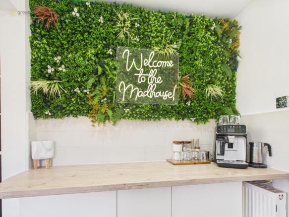 cam04425g0pr0328still007