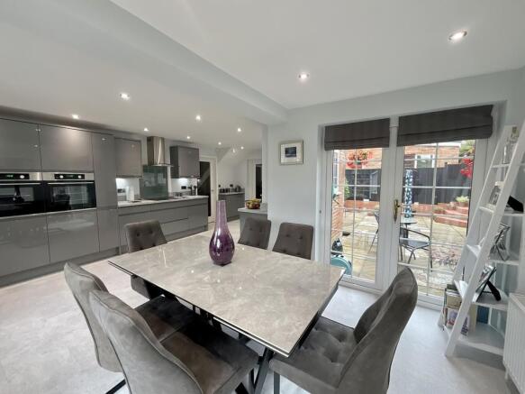 Dining Area / Fre...
