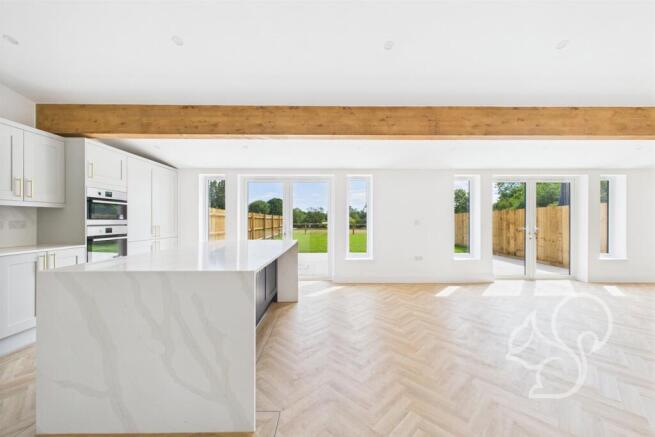 Kitchen / Dining Area